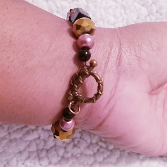 Handmade Black, Copper and Gold Beaded Bracelet. - Picture 3 of 5